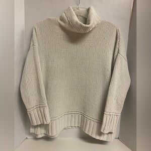 Aerie Oversized Cream Knit Turtleneck Chenille Knit Sweater Size M